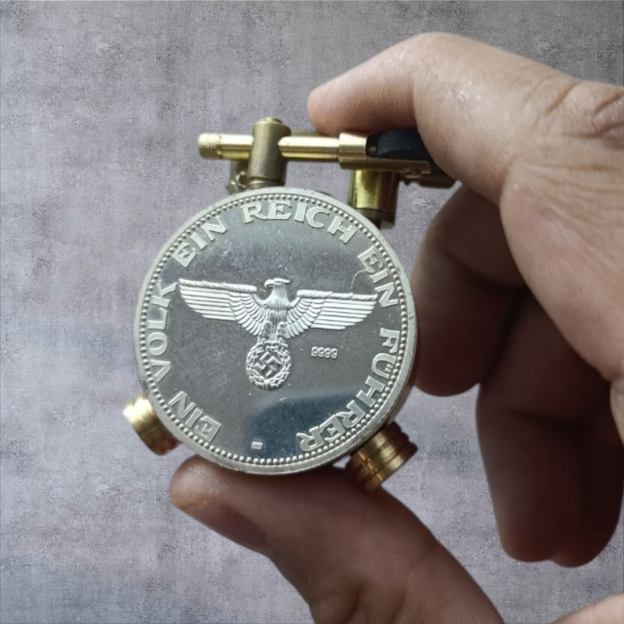 فندک  دست ساز برنجی مدل جنگ جهانی کدA1